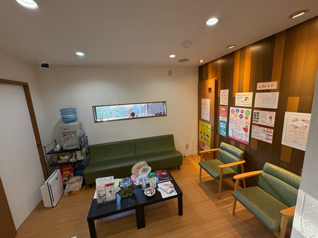 なかがわ整骨院　待合室